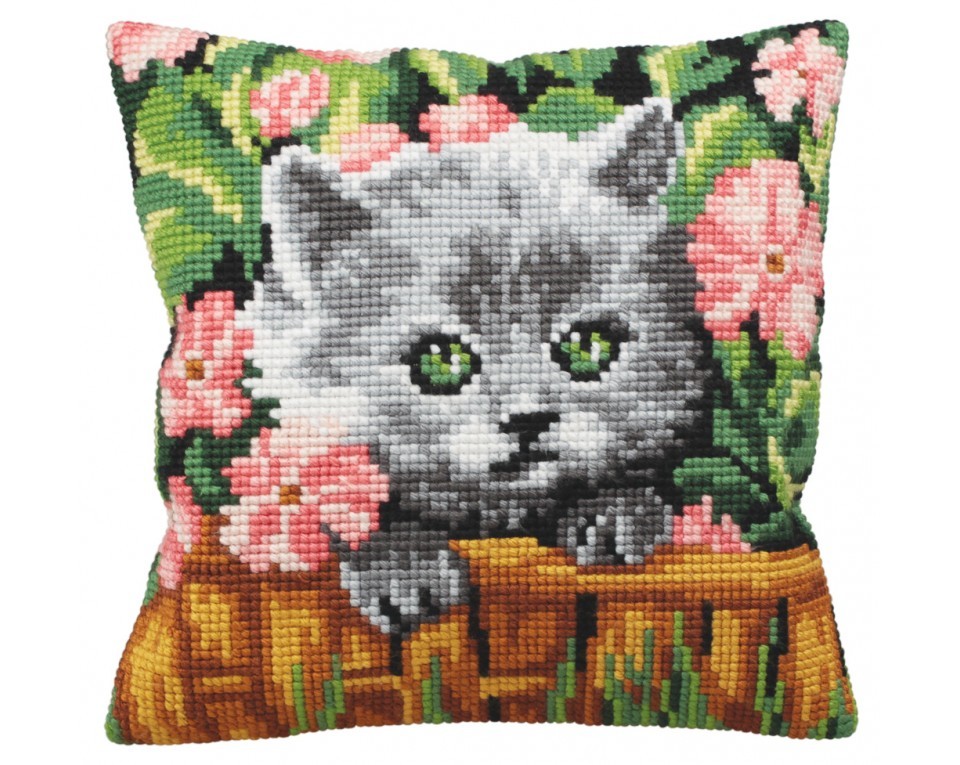 Cute Kitten in Flowers, Article: 5 163