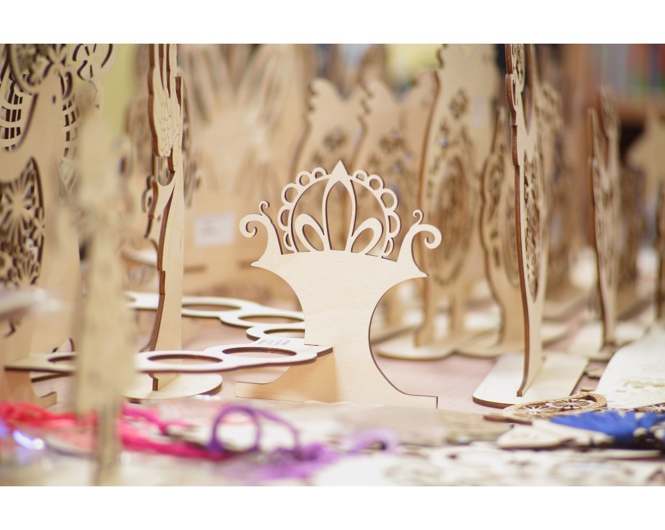 Plywood form on a support "Buratini", Article: DZ20002