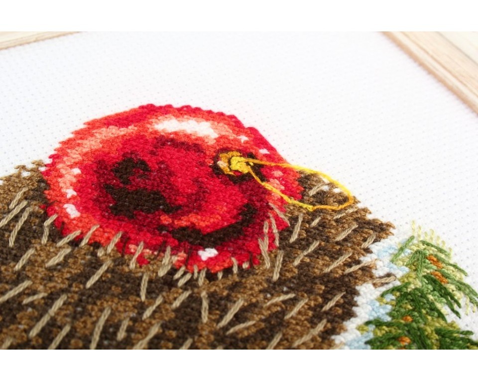 Cross-stitch kit "Hedgehog decorating Christmas tree", Article: C269