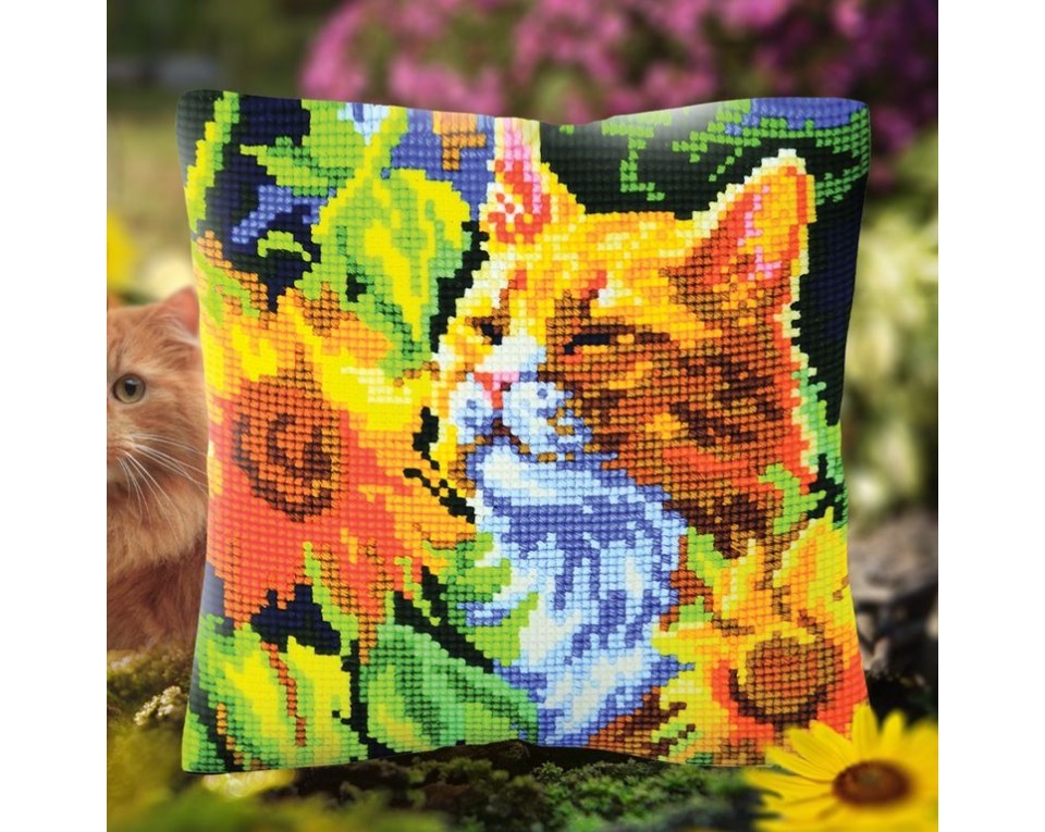 Cat in sunflowers, Article: 5 502