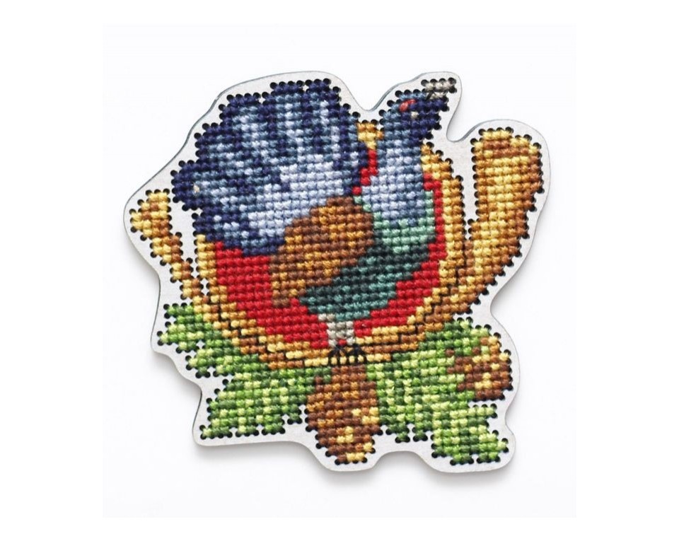 Cross-stitch kit with perforated wooden form, Article: EHW034