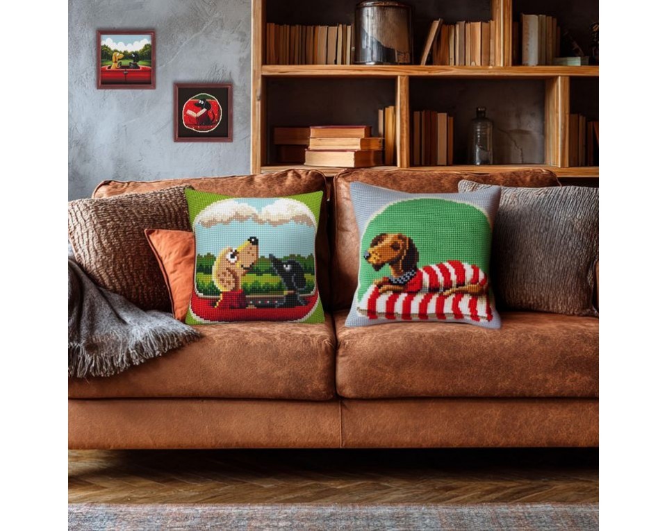 Dachshund on Couch, Article: 5 510