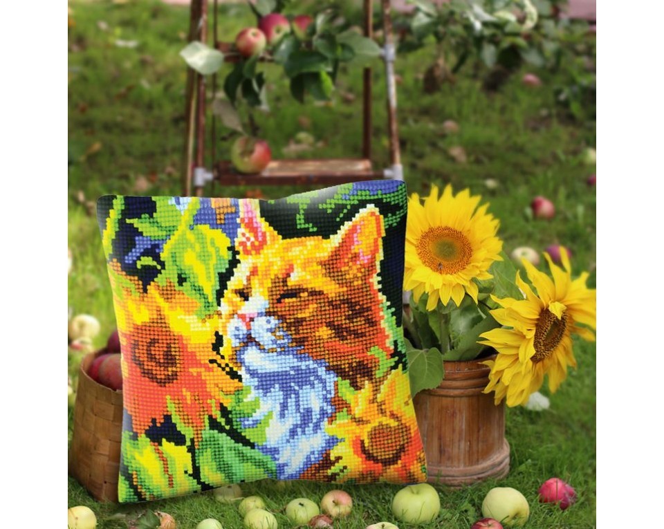 Cat in sunflowers, Article: 5 502