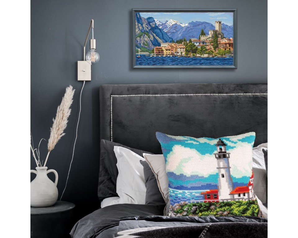 Lighthouse on the shore of the bay, Article: 5 430